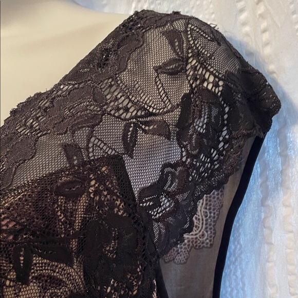 Soma intimates Black v neck short sleeve lace trim sleep top size medium - Picture 2 of 6